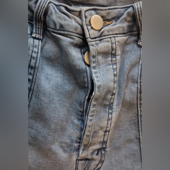 Miou Muse Denim Cargo Jogger Pants Size Medium Light Wash - Picture 4 of 8